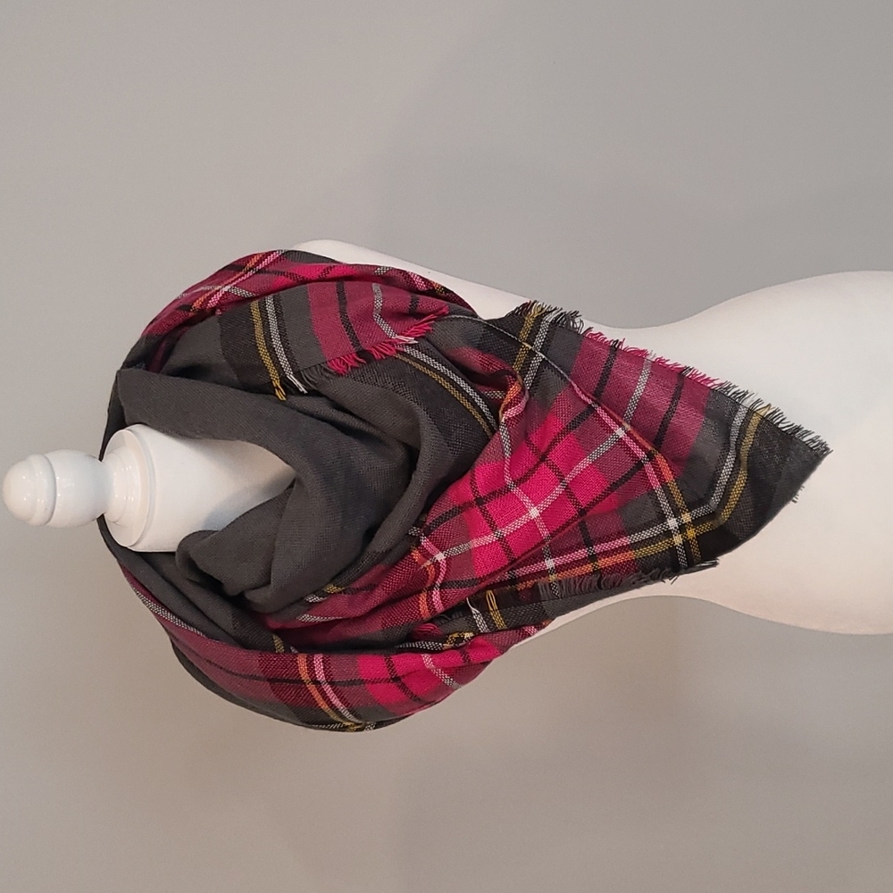 NWOT Multi-wear Blanket Scarf